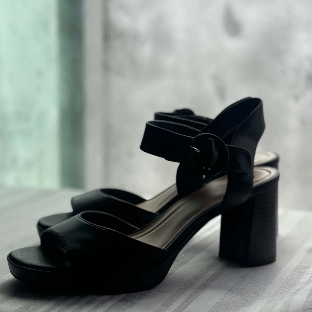 Like New- Clark’s Platform Heel W10 - image 5